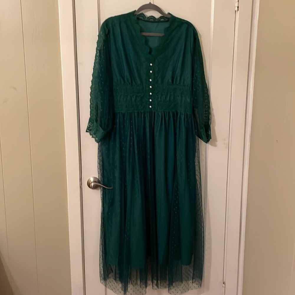 Vintage inspired emerald green dress.